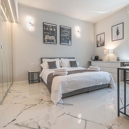 Moscova Luxury New Suite Милан Экстерьер фото