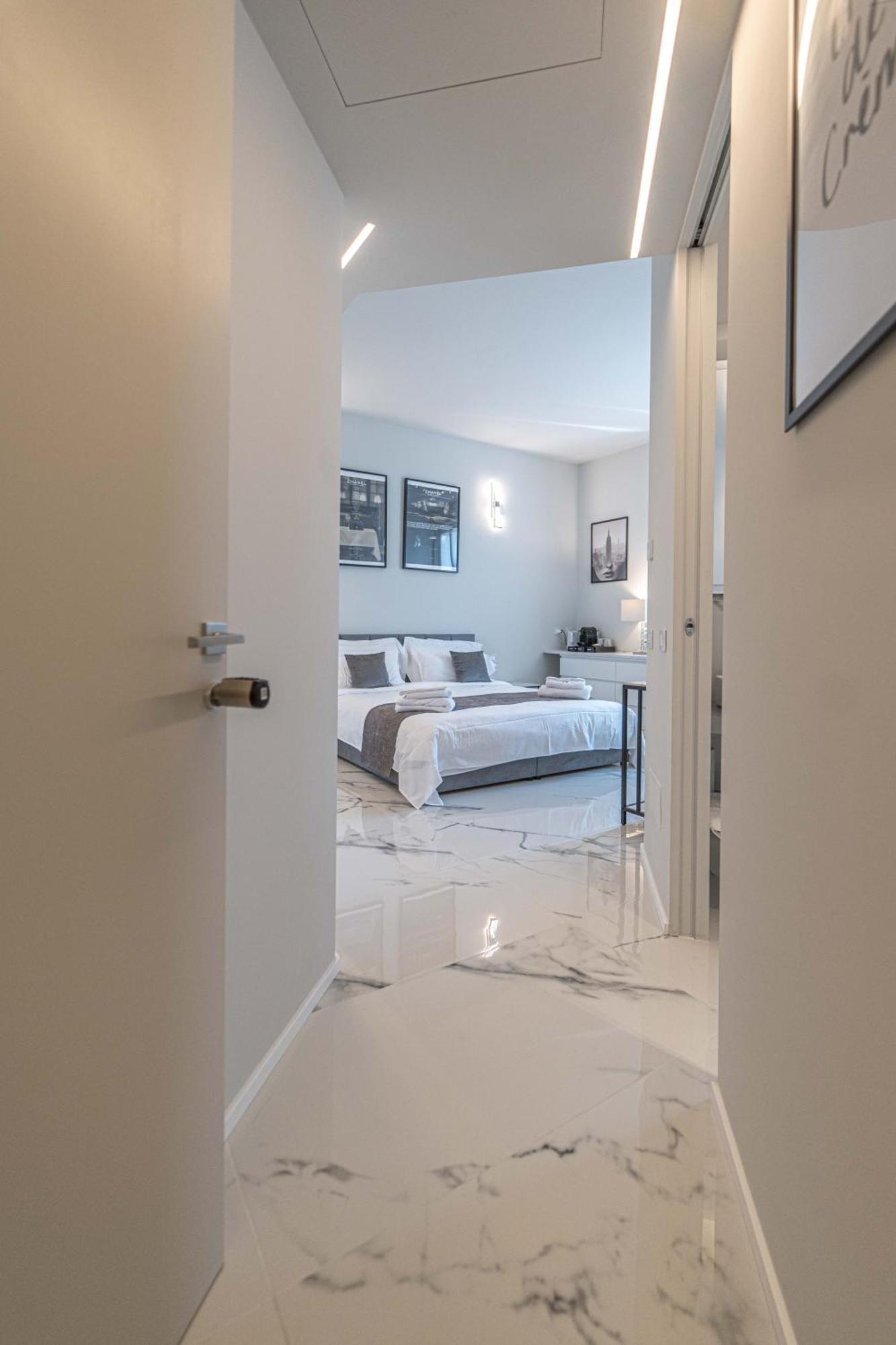 Moscova Luxury New Suite Милан Экстерьер фото