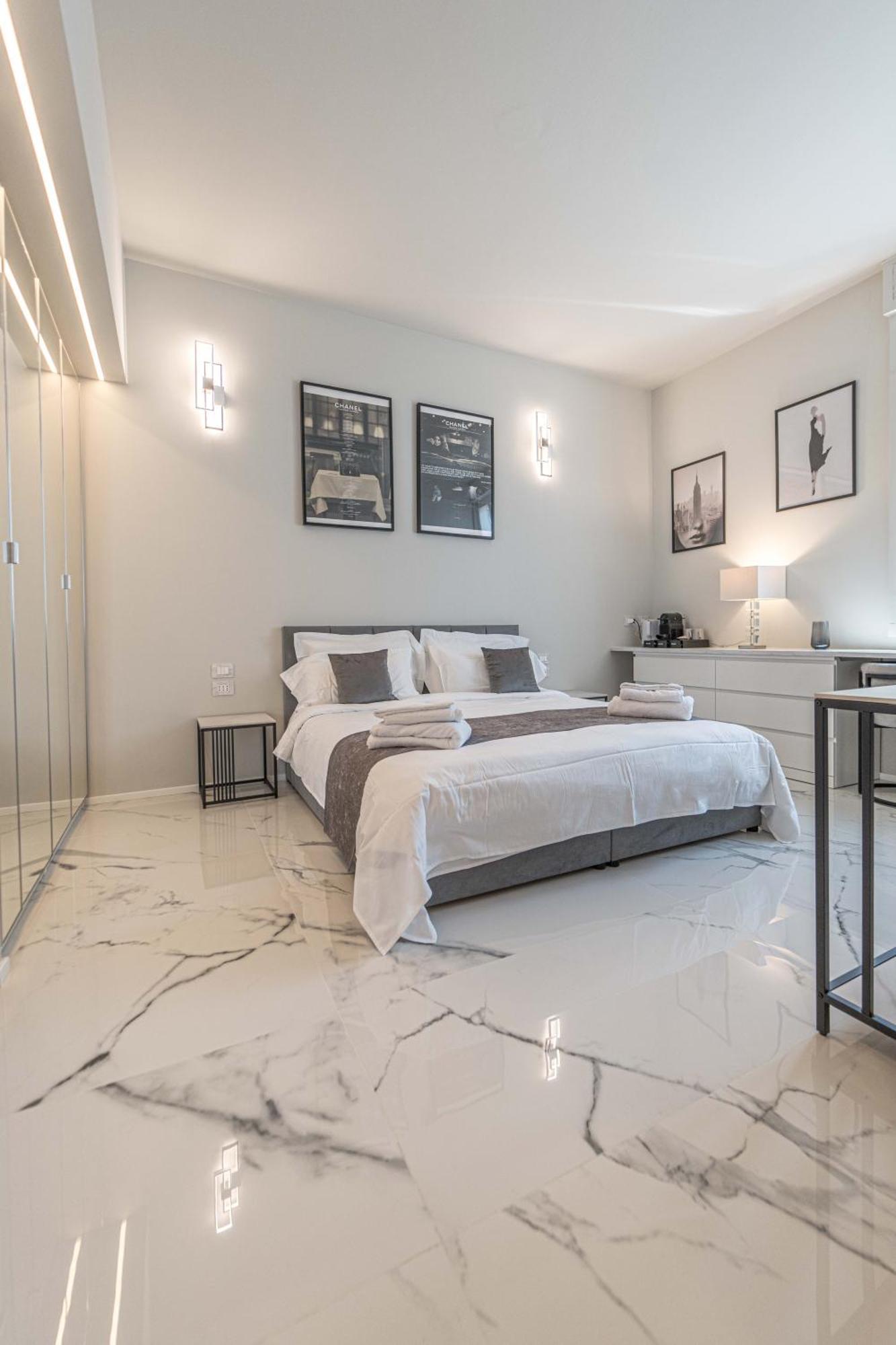 Moscova Luxury New Suite Милан Экстерьер фото