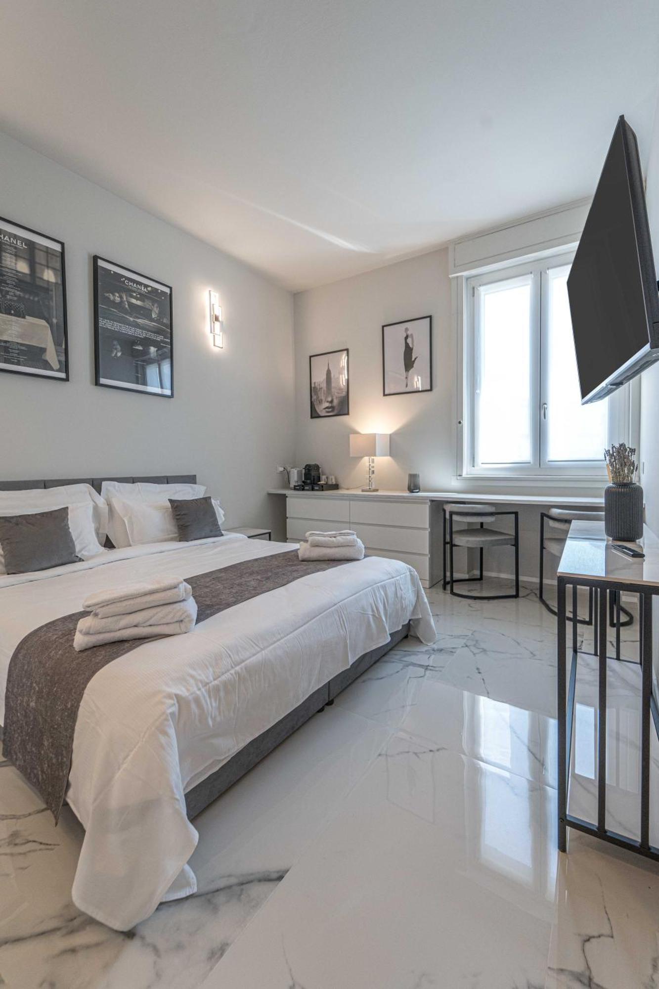 Moscova Luxury New Suite Милан Экстерьер фото