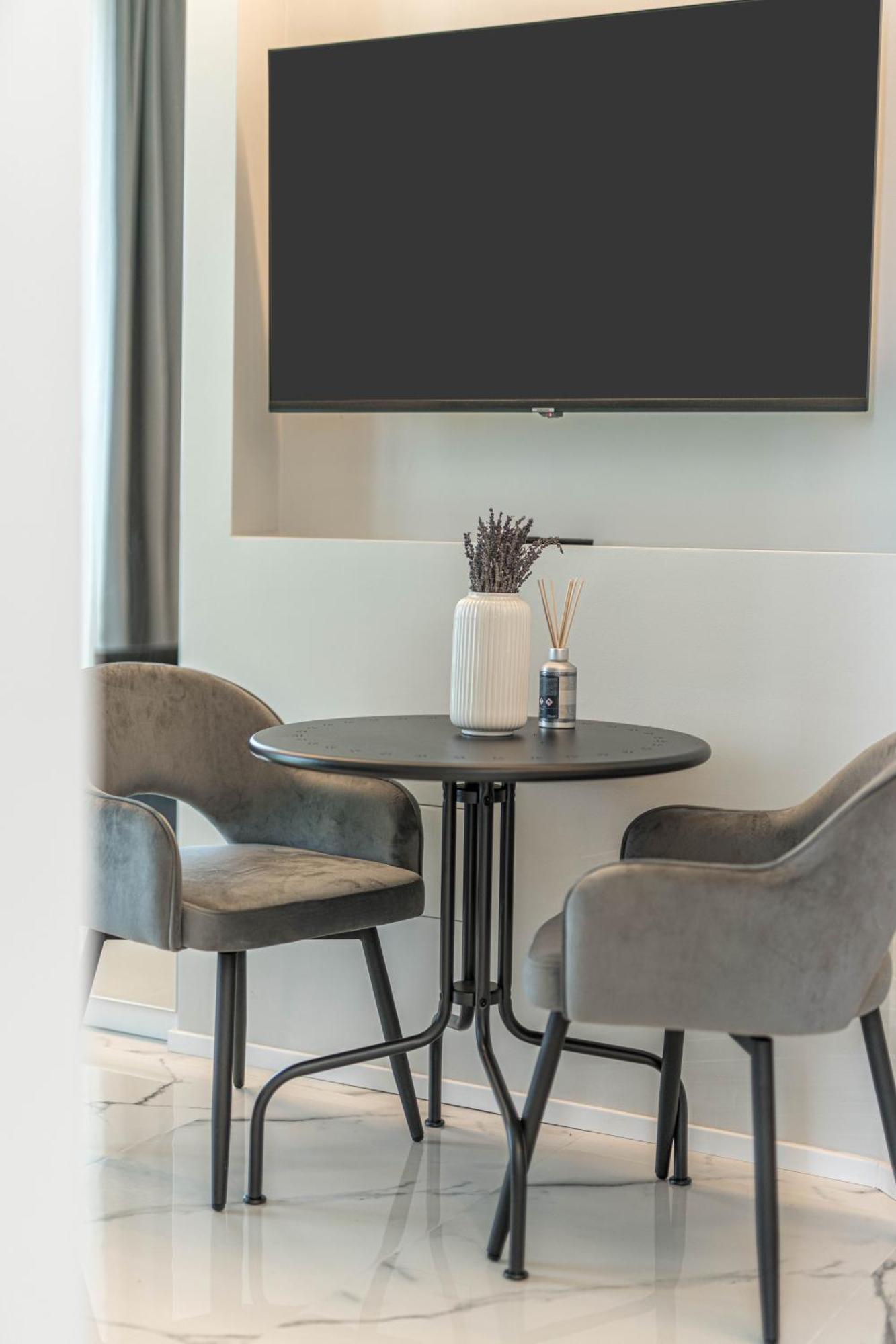 Moscova Luxury New Suite Милан Экстерьер фото